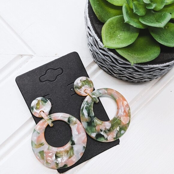 Anthropologie Jewelry - ANTHROPOLOGIE x ZENZII Deedee Resin Drop Earrings